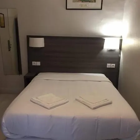 Pax Hotel *